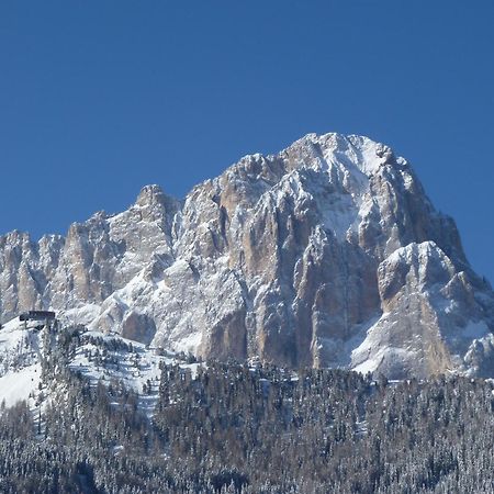 Garni Hotel Iris Selva di Val Gardena Exteriör bild