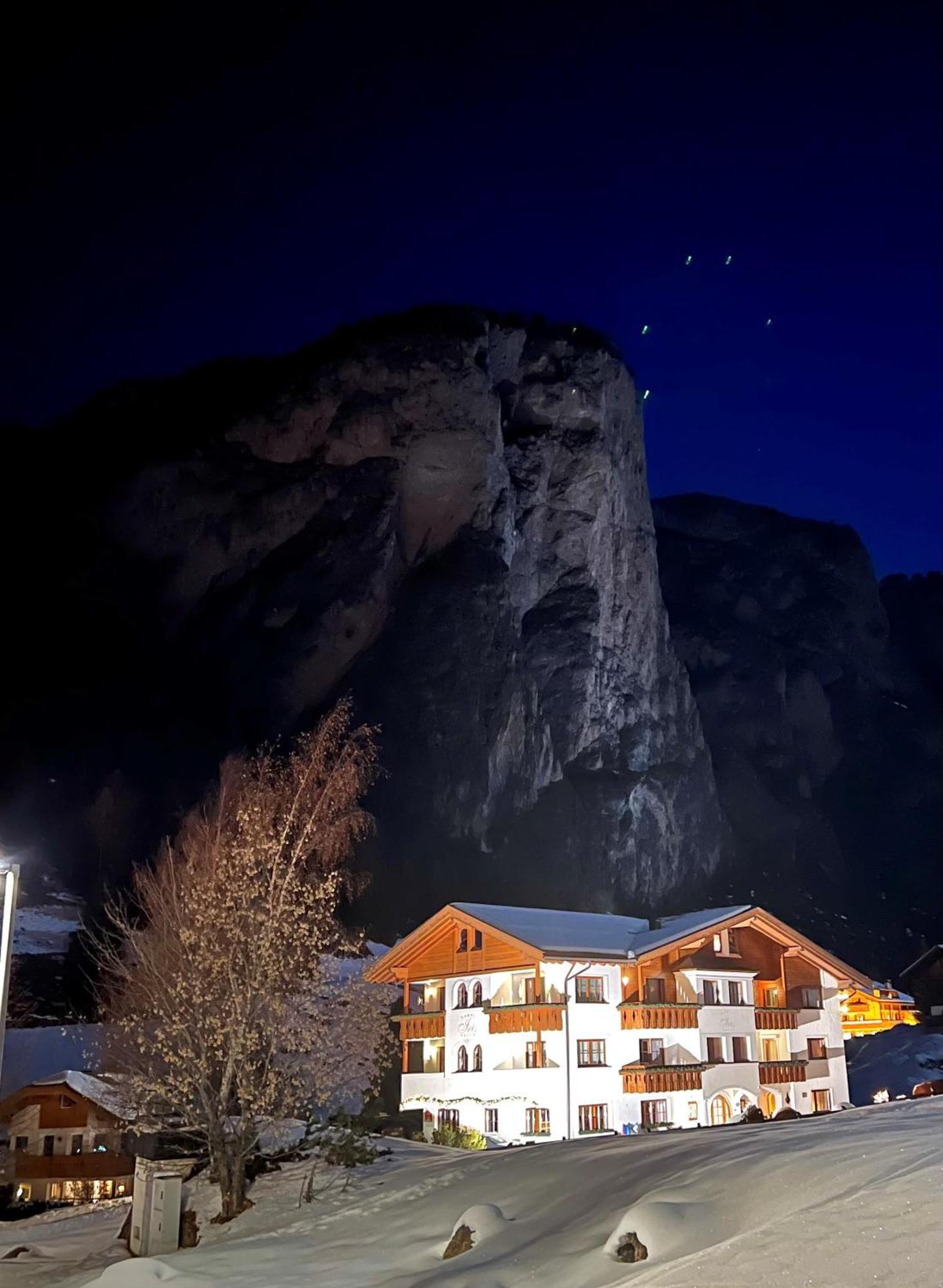 Garni Hotel Iris Selva di Val Gardena Exteriör bild