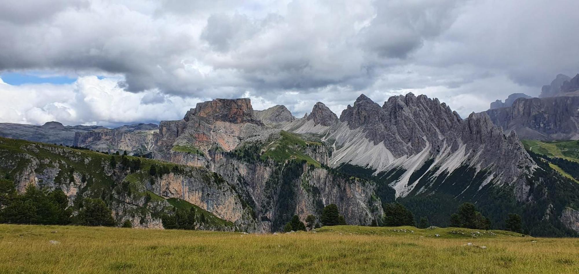 Garni Hotel Iris Selva di Val Gardena Exteriör bild