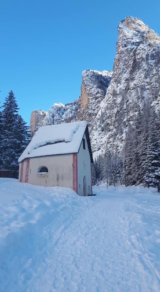 Garni Hotel Iris Selva di Val Gardena Exteriör bild